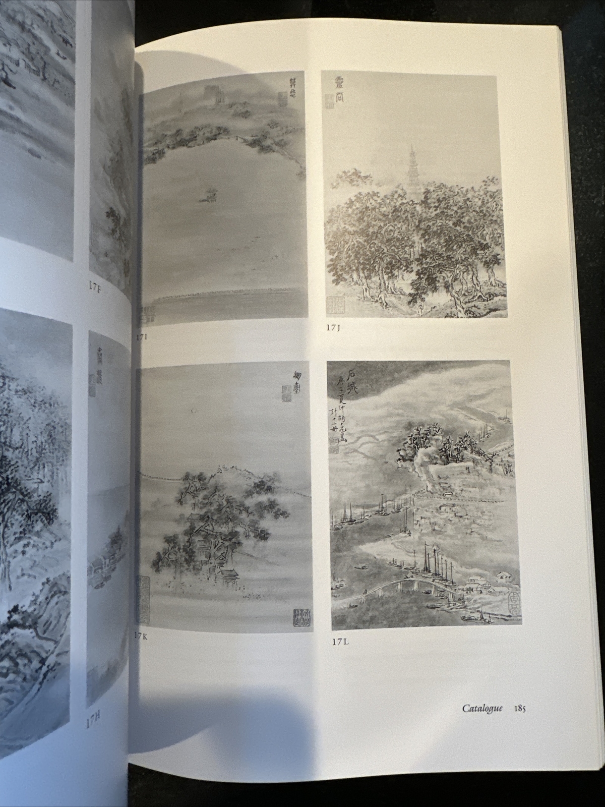 The Life of a Patron : Zhou Lianggong 1612-1672 and the Painters 周亮工