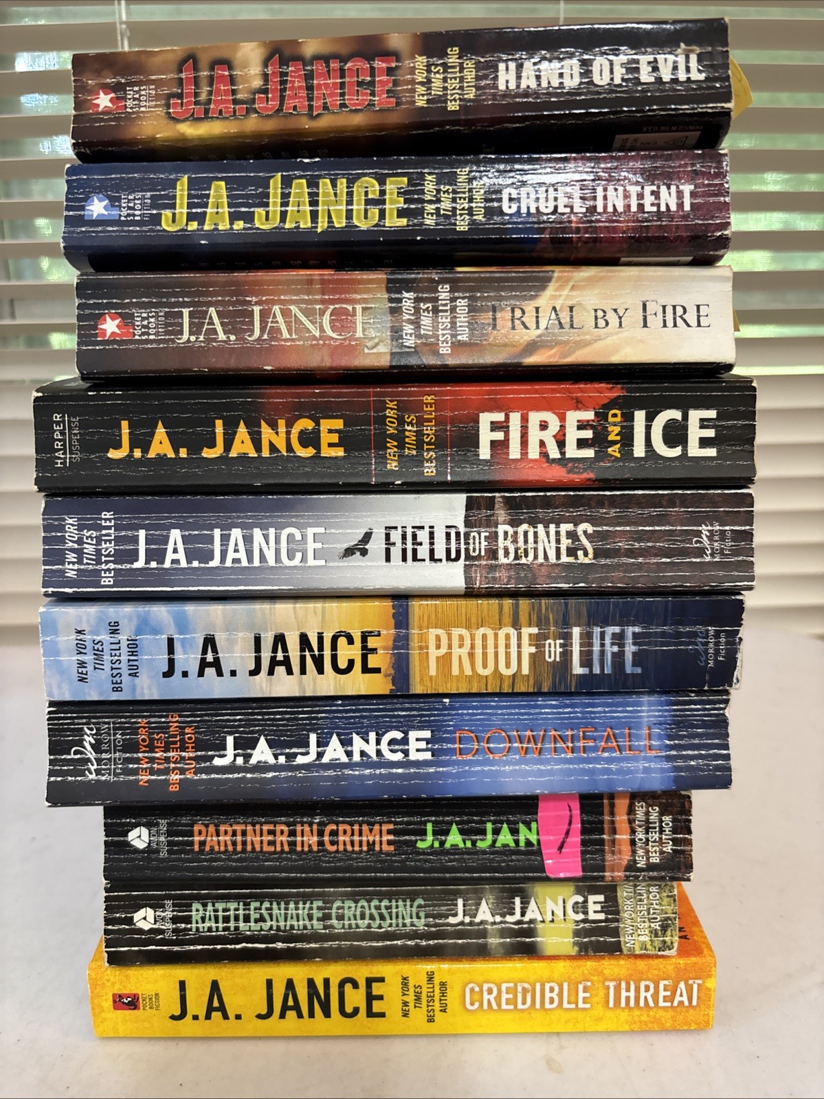 Lot of 10 – J.A. Jance – Mass paperbacks – Free Shipping