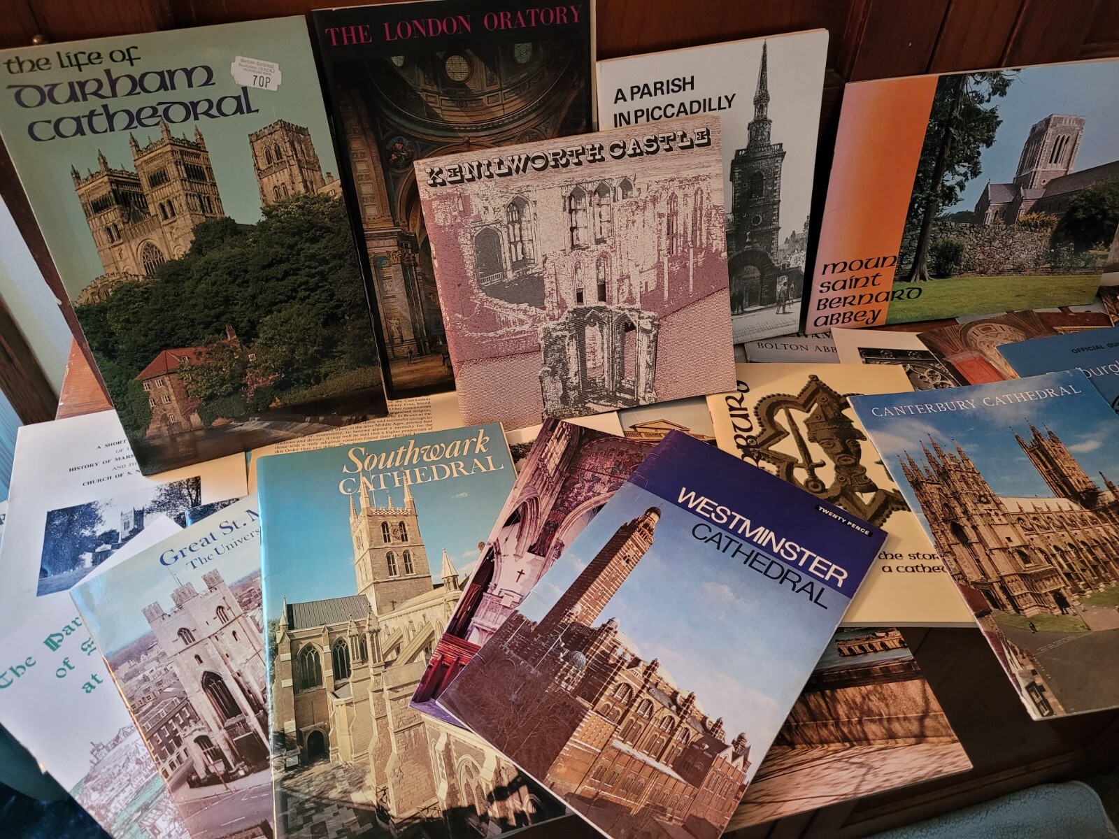 Lot of 38 Miscellaneous United Kingdom Guidebooks Cathedrals Abbeys Palaces