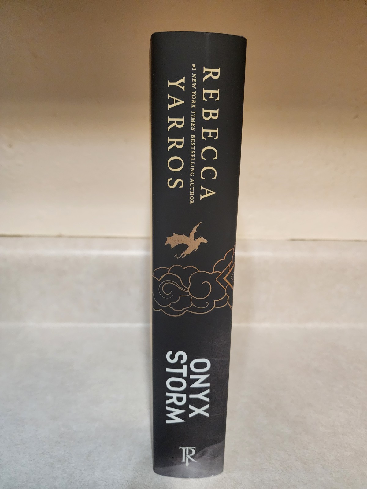 Onyx Storm (Standard Edition) by Rebecca Yarros 2025, Hardcover 1st Edition 2nd