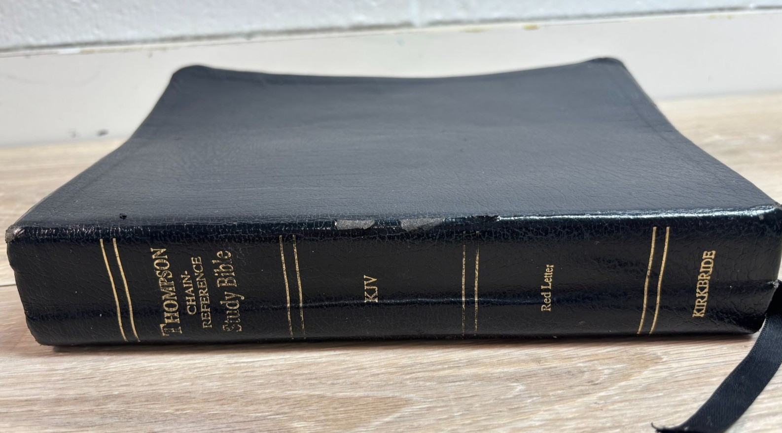Thompson Chain-Reference Study Bible KJV Black Bonded Leather Red Letter 1997