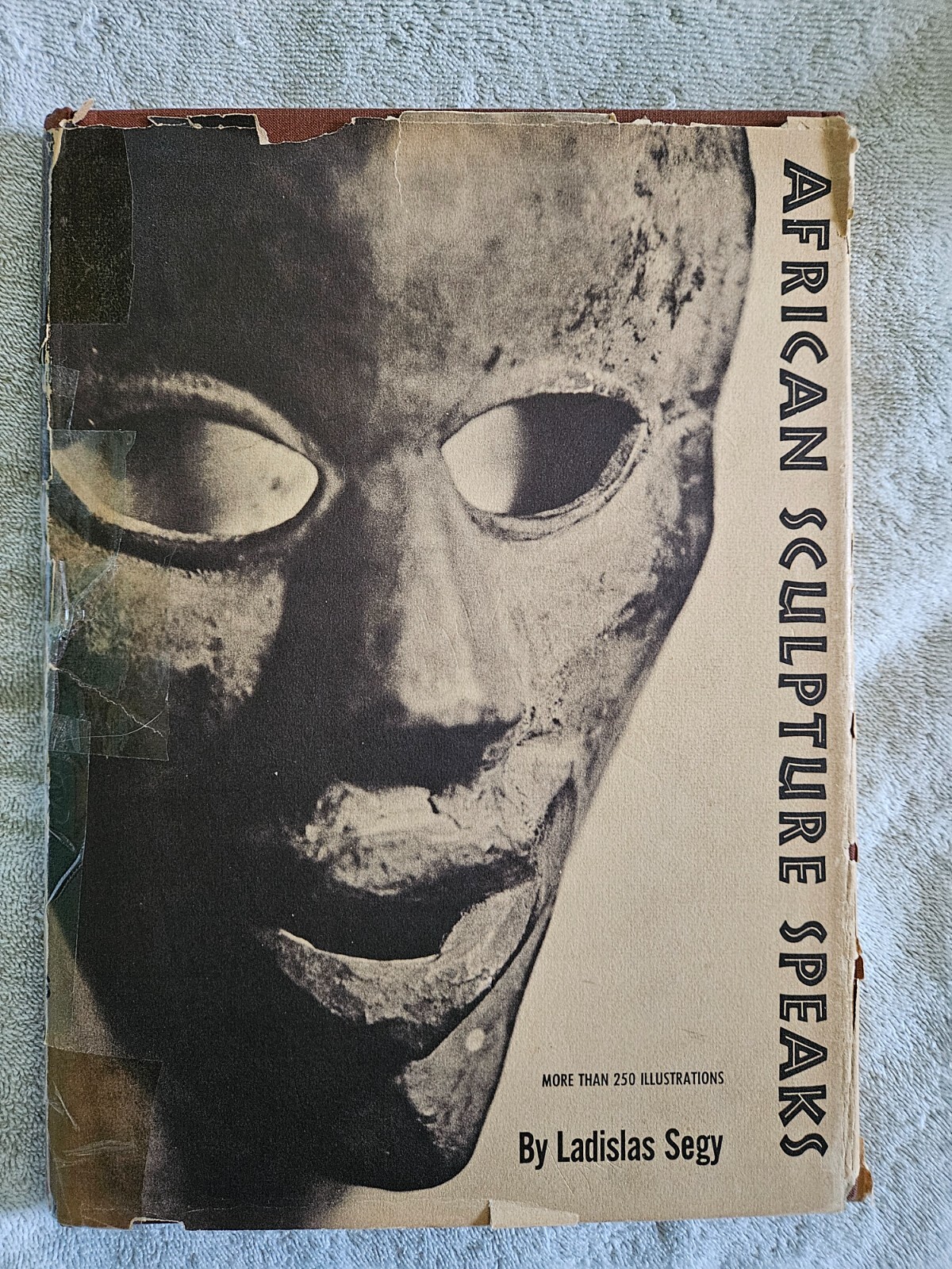 African Sculpture Speaks, by Ladislas Segy, HC, 254 pages