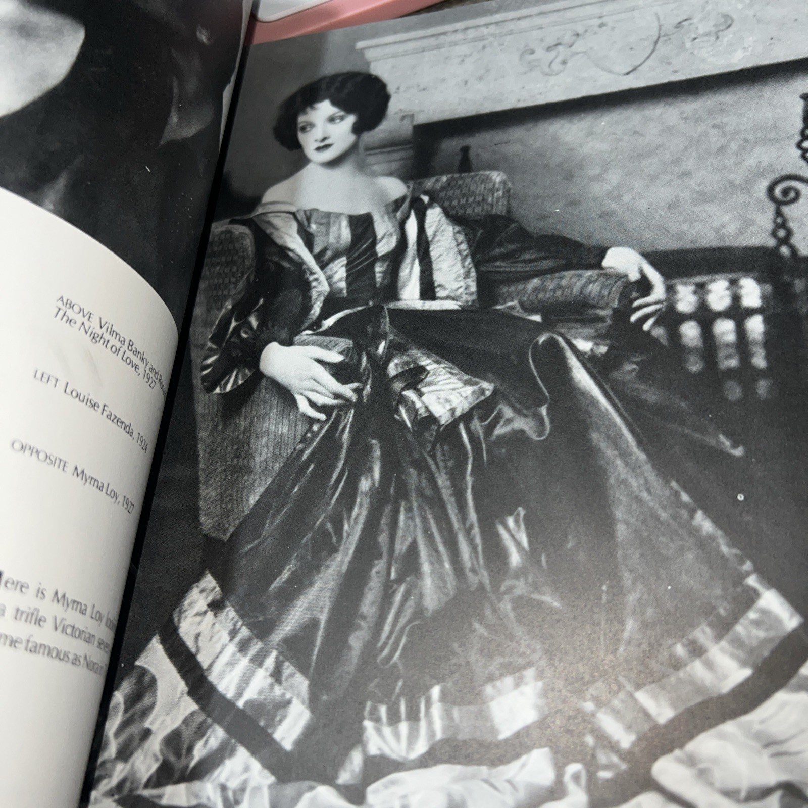 A World Of Movies: 70 years of Film History / 370 pages of photos / Large format