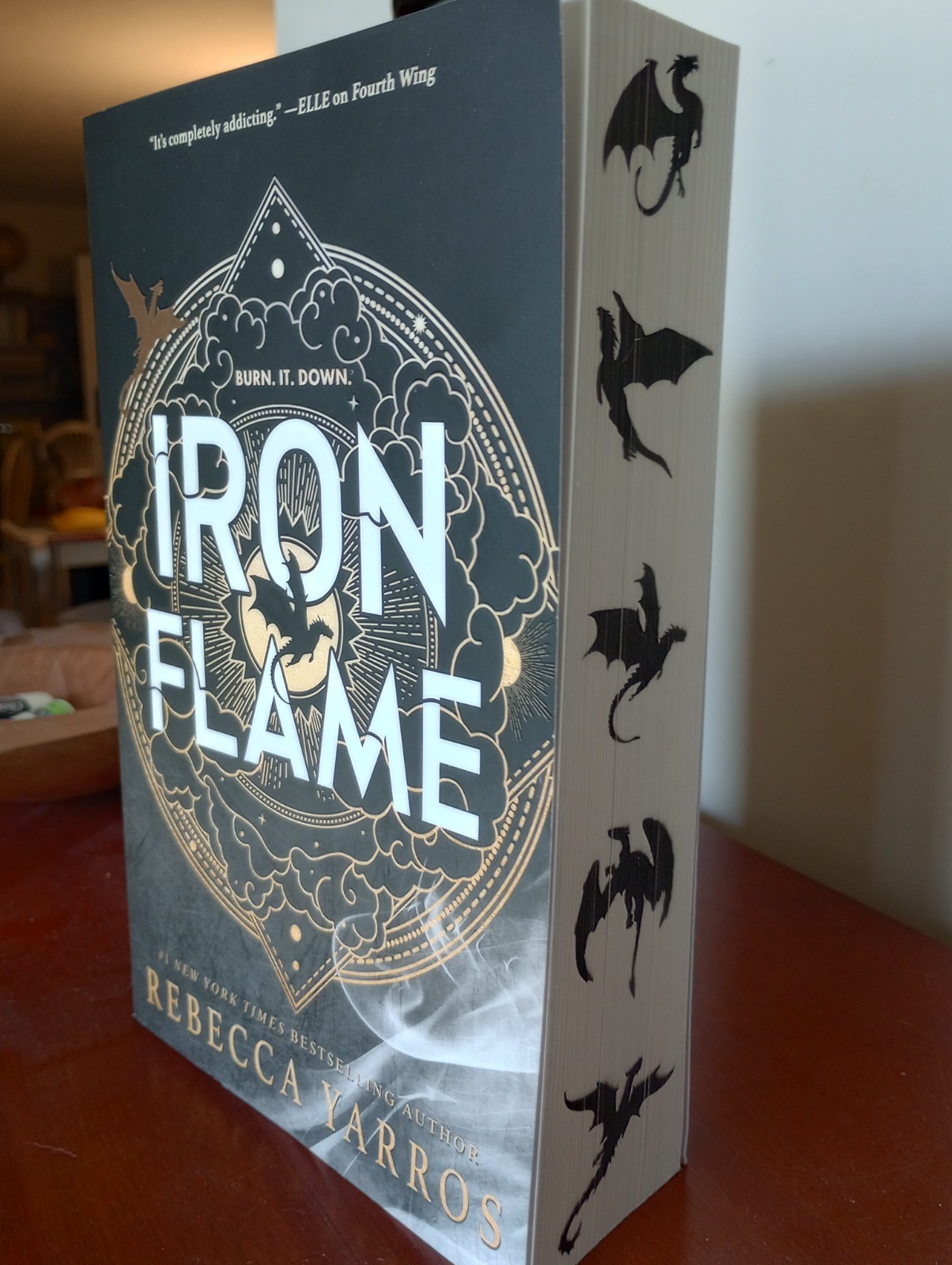 Iron Flame (The Empyrean, 2) – Paperback, by Yarros Rebecca – Good
