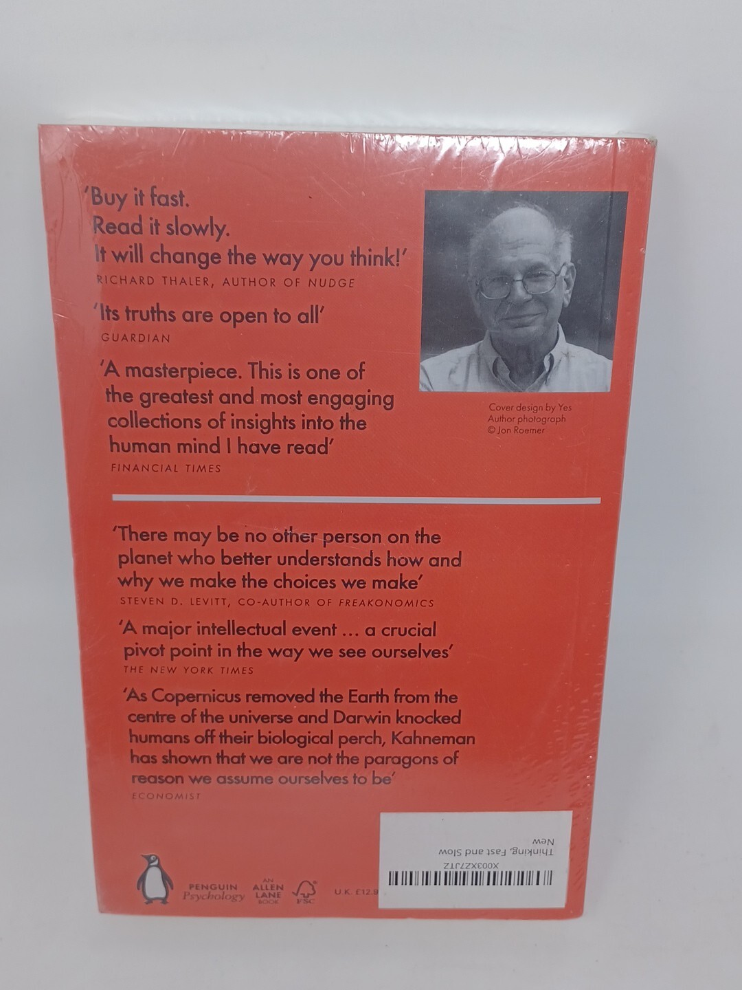 Thinking, Fast and Slow by Daniel Kahneman, Paperback