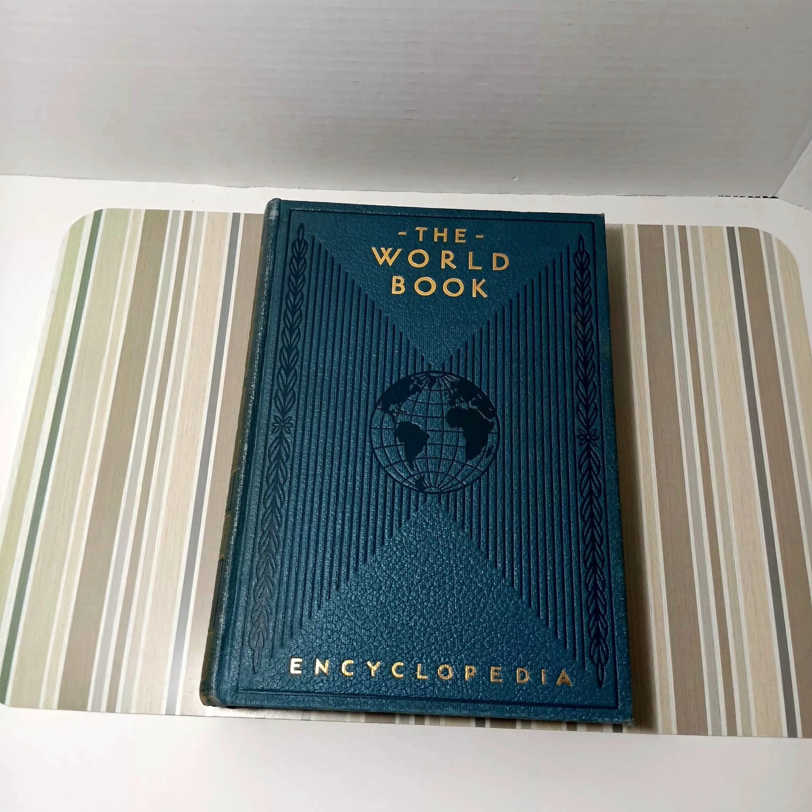 Antique 1930 World Book Encyclopedia Set Volumes 1-12 & Guide Leather Marbled