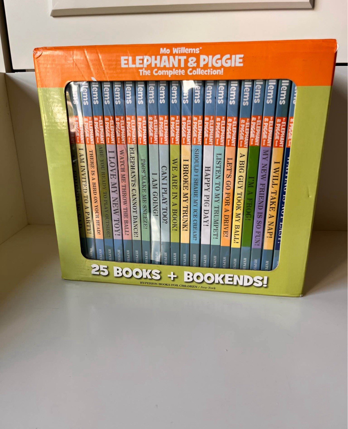 Elephant and Piggie Hardcover Boxed Set of 25 books By Mo Willems With Bookends