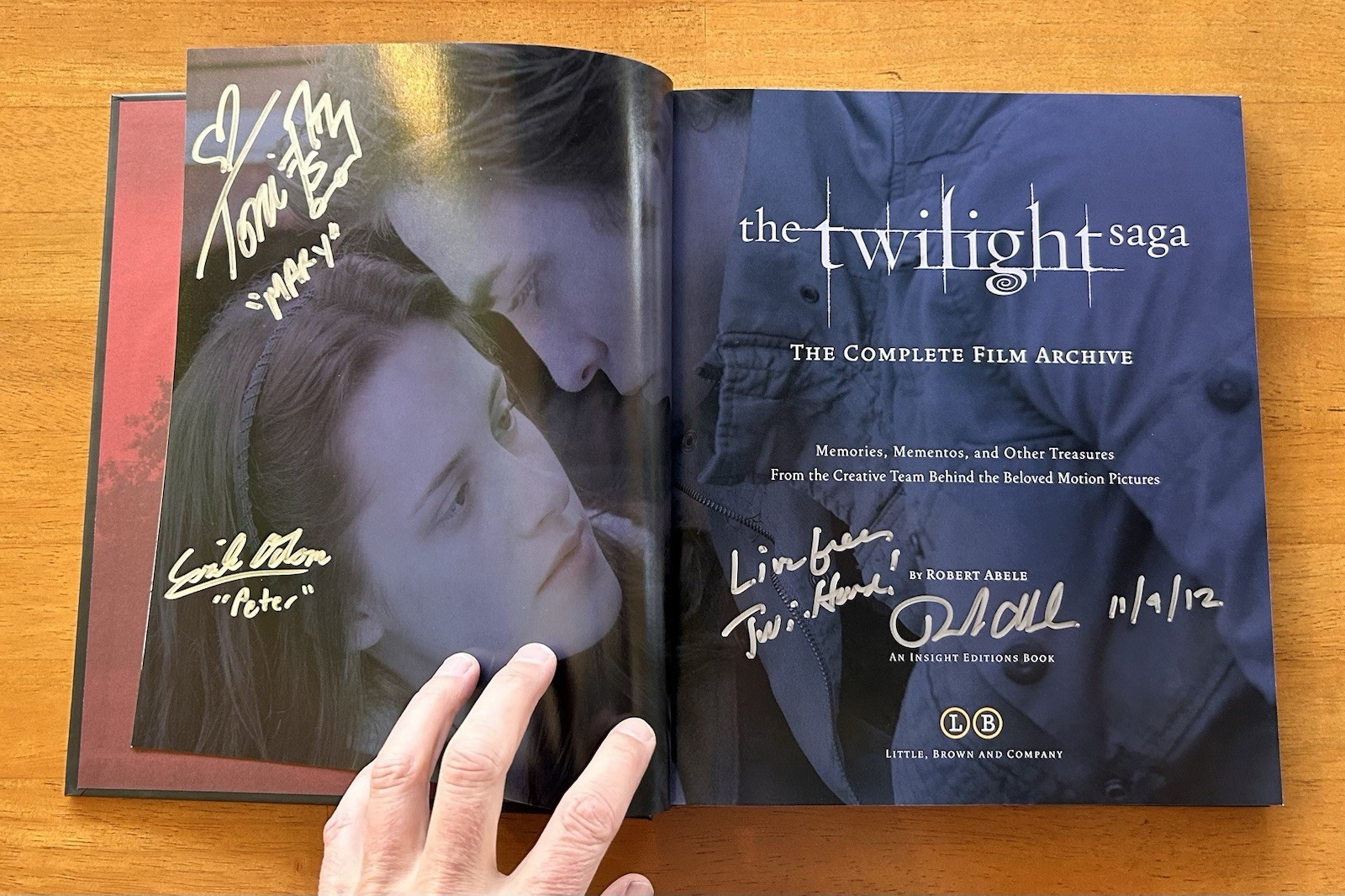 *SIGNED* COMPLETE- TWILIGHT SAGA Complete Film Archive Memories Mementos