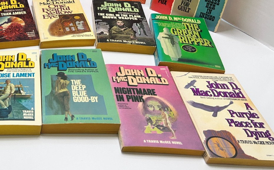 John D. MacDonald Vtg Lot Travis McGee Books 20 Volumes Hardcover & Paperback