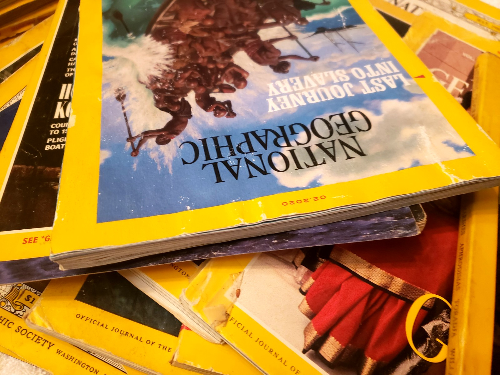 Lot 9 National Geographic Random Pick 1960s – 2010s No duplicate DAMAGED