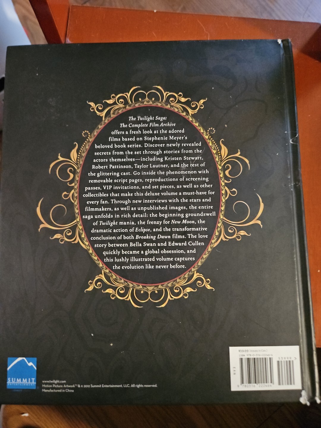 Twilight Saga: the Complete Film Archive : Memories, Mementos, and Other…