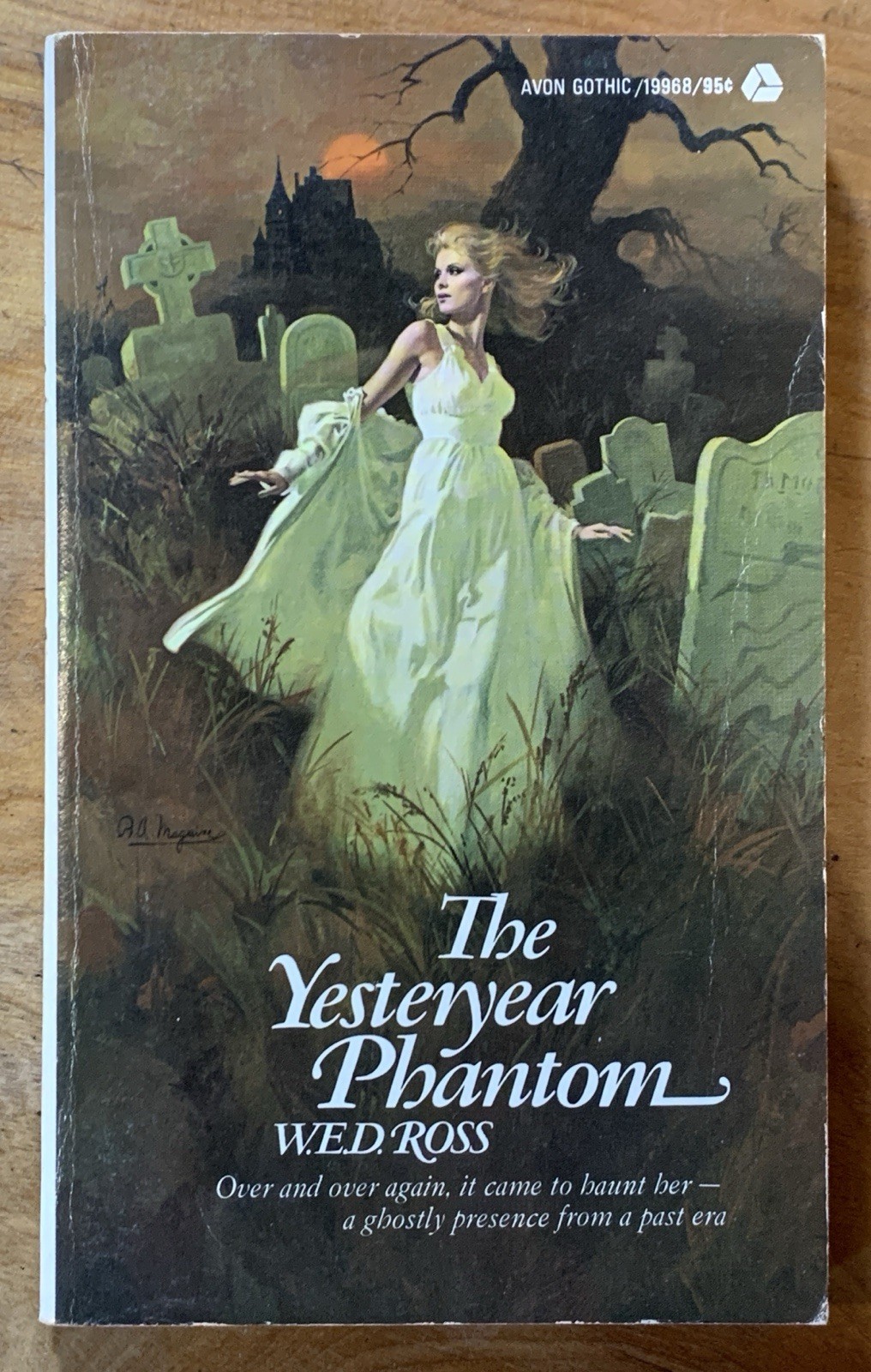 The Yesteryear Phantom by W.E.D. Ross – VG+ vintage 1974 gothic pb, Maguire GGA